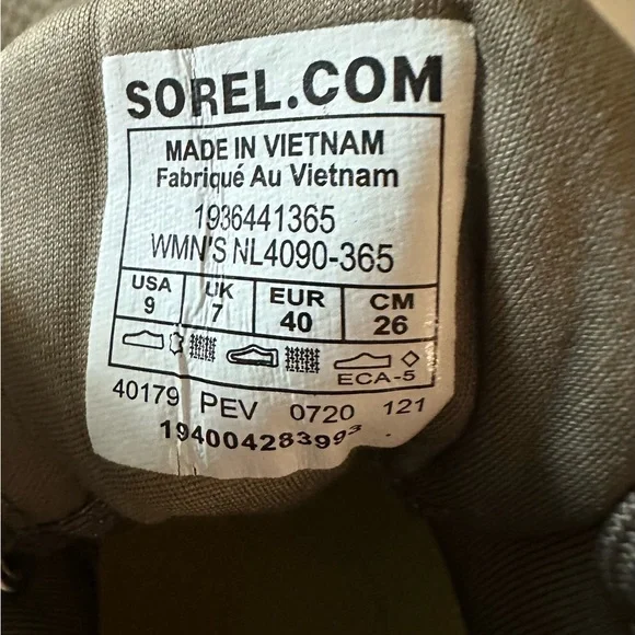 EUC, like new! Sorel women’s waterproof sneakers, size 9, Sage green - Picture 9 of 9